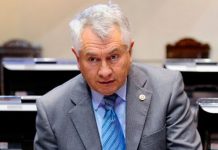 Ministro Paris: A fines de junio esperamos tener una vida menos restringida por el virus