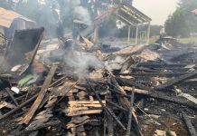 Indagan intencionalidad en incendio que destruyó escuela rural y un vehículo en Río Bueno