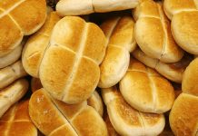 Panaderos llaman a comprar con antelación, en la previa del confinamiento