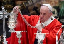 El papa deja una puerta abierta a la renuncia: «No sería algo extraño o una catástrofe»