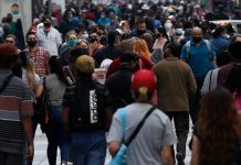 2,3 millones de chilenos de clase media cayeron al borde de la pobreza en pandemia