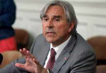 Senador Moreira felicitó a Boric por el anuncio de su bebé y lo invitó a reflexionar sobre el proyecto de ley de aborto libre