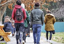 Puerto Montt: apoyo económico para continuar estudios entregó municipio ha hijos de pescadores artesanales