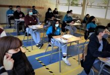 Colegio de Profesores cree que “vuelta a clases presenciales en Fase 2 es absurdo”