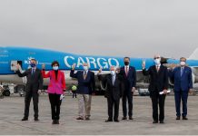 Chile recibe primer cargamento de vacunas contra el Covid-19 a través de COVAX