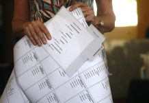 ¿Qué pasa si la mesa no está instalada cuando vaya a votar?