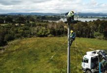 Denuncian que cuentas eléctricas llegan hasta los $2 millones en tres islas de Quellón