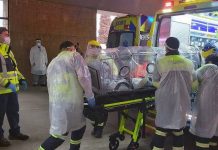 Trasladan a Puerto Montt a 4 pacientes Covid-19 desde Castro