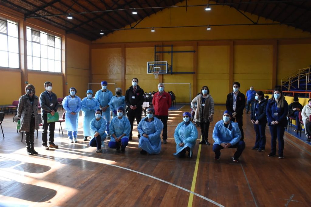 Autoridades regionales refuerzan vacunación de adolescentes en la comuna de Llanquihue
