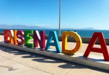 Dueño cierra su local con clientes para evitar sumario sanitario en Ensenada