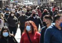 Informe epidemiológico: Santiago bajó casos activos y Puente Alto se mantiene primera entre las comunas