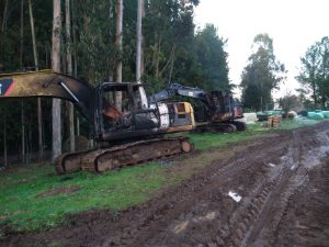 Dos ataques incendiarios a maquinaria forestal se registraron en Río Negro