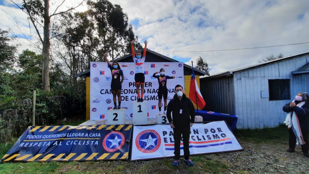 Ciclistas de todo el país participaron en el Primer Campeonato Nacional de Ruta Junior y Elite en Puerto Montt