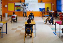 Seremia busca abrir escuelas y liceos públicos para dar opción de clases presenciales