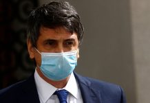 Ministro de Ciencia visitó laboratorio de la UACh que podrá realizar vigilancia genómica
