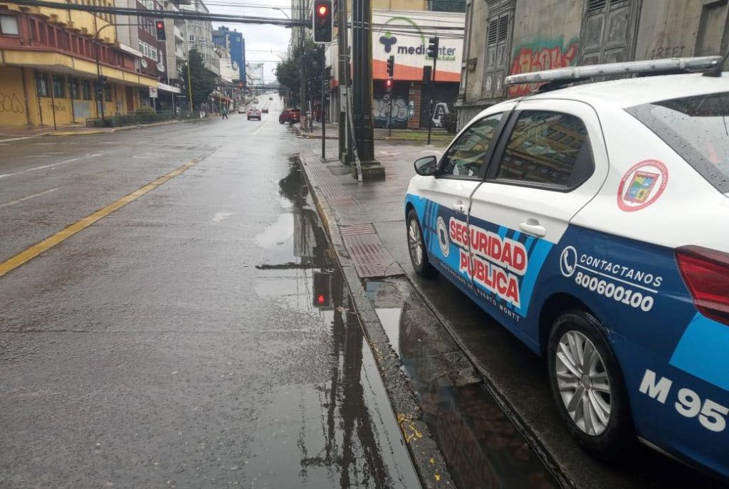 Puerto Montt enfrenta sin emergencias sistema frontal en la zona