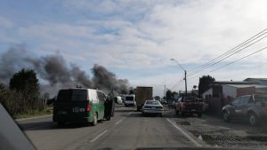 Pescadores artesanales levantan barricada en el bypass a Calbuco: Solicitan Bono Universal