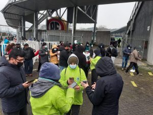 Alegría a medias: El público volvió al Chinquihue, pero "El Velero" cedió la punta en la Primera B