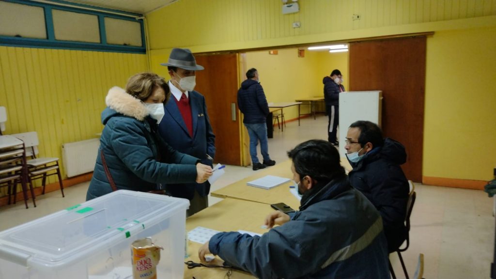 Lento inicio tuvo Consulta ciudadana de Unidad Constituyente en la Región de Los Lagos