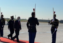 Presidente Piñera llega a Francia para reunirse con Emmanuel Macron en el marco de su gira por Europa