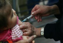 ISP recibe solicitud para autorizar uso de Sinovac en niños y adolescentes