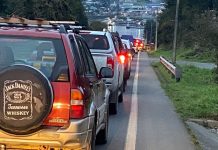 Nuevo colapso vehicular se vivió en el canal Dalcahue por inconvenientes con barcaza