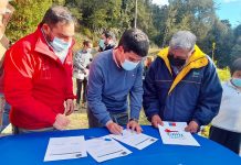 12 familias de los primeros colonos de la zona de Petrohué recibieron sus títulos de dominio