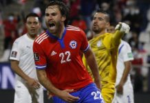 Chile sigue con vida: Venció 2-0 a Paraguay con Brereton como figura