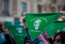 Es la primera en alcanzar las 15 mil firmas: Iniciativa popular sobre el aborto pasaría a ser discutida en la CC