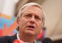 Kast reapareció en redes sociales: «Los liderazgos se construyen con compromiso y perseverancia»