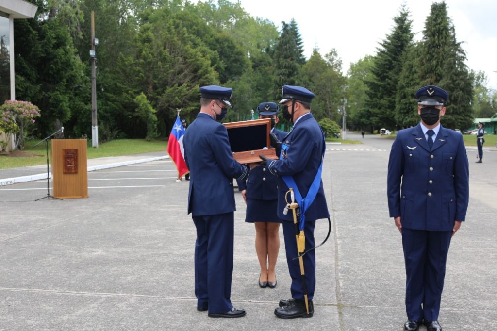Con un desfile se selló el cambio de mando de la 3era Brigada Aérea en Puerto Montt