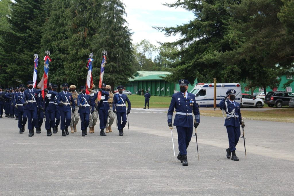 Con un desfile se selló el cambio de mando de la 3era Brigada Aérea en Puerto Montt