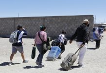 Encuesta Cadem: Un 79% desaprueba la gestión del Gobierno frente a la crisis migratoria
