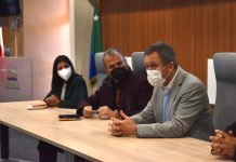 Ministro apunta a aumento de autos nuevos y a falta de conductores dificultades para mejorar transporte público