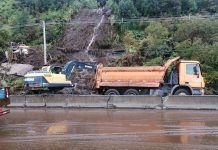 Comenzó erradicación de familias que habitan ilegalmente las laderas del cerro Pelluco en Puerto Montt