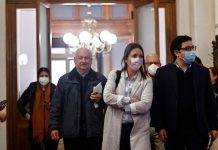 Paritario y 100% electo: Oficialismo presentó acuerdo para avanzar hacia un nuevo proceso constituyente