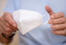 Expertos reabren debate del uso de mascarillas en colegios para contener brotes de virus respiratorios