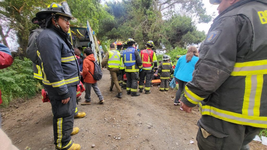 Con lesiones menores resultaron escolares tras accidente de furgón en San Pablo