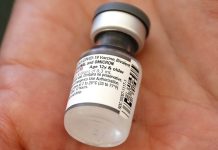 Vacunación anual contra el Covid sumará a mayores de 80 años esta semana