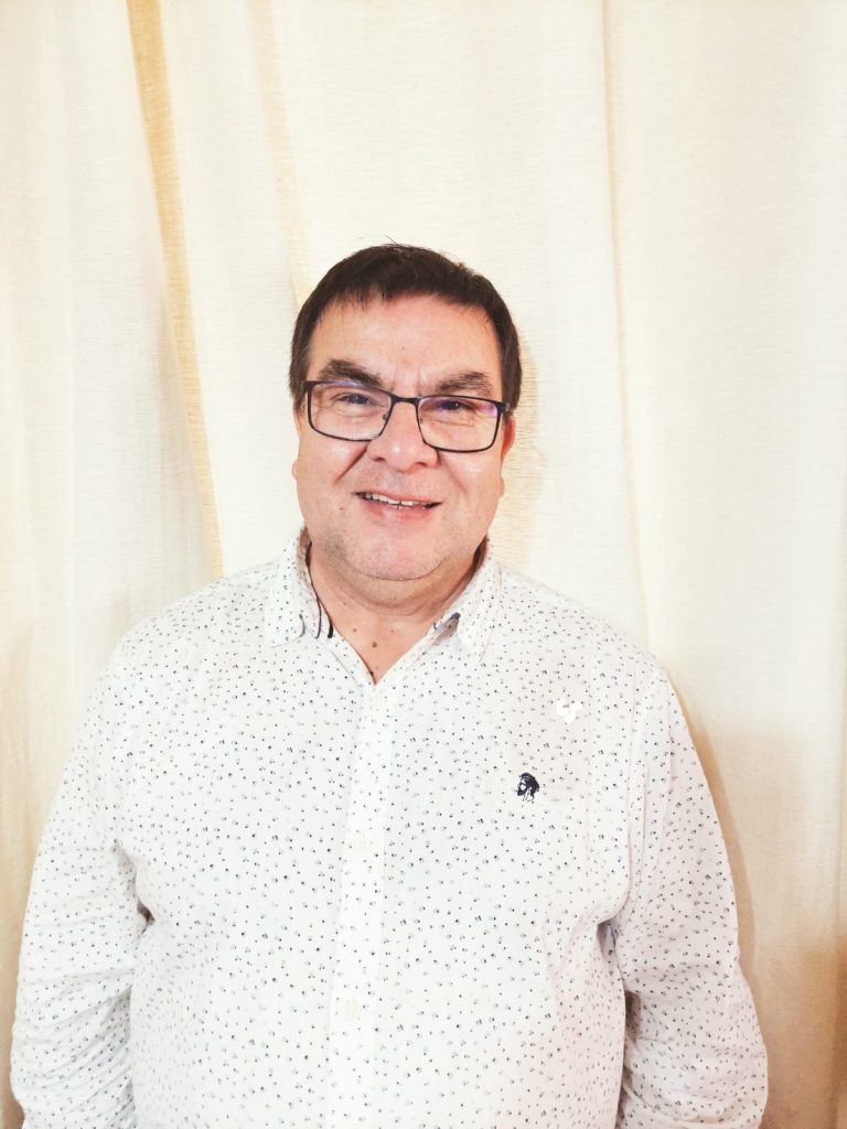 De Los Lagos y Los Ríos son los los docentes finalistas de la 1era versión del Reconocimiento Profe TP