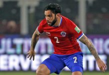 Universidad Católica oficializa su acuerdo con Eugenio Mena