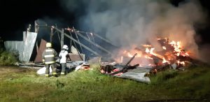 Desconocidos realizaron un ataque incendiario en Lanco: La PDI indaga el delito