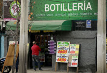 Botilleros de Chile: La ley que obliga a pedir el carnet ha sido un fracaso