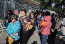 Mineduc ordena a colegios implementar procesos de admisión virtuales para evitar filas de apoderados