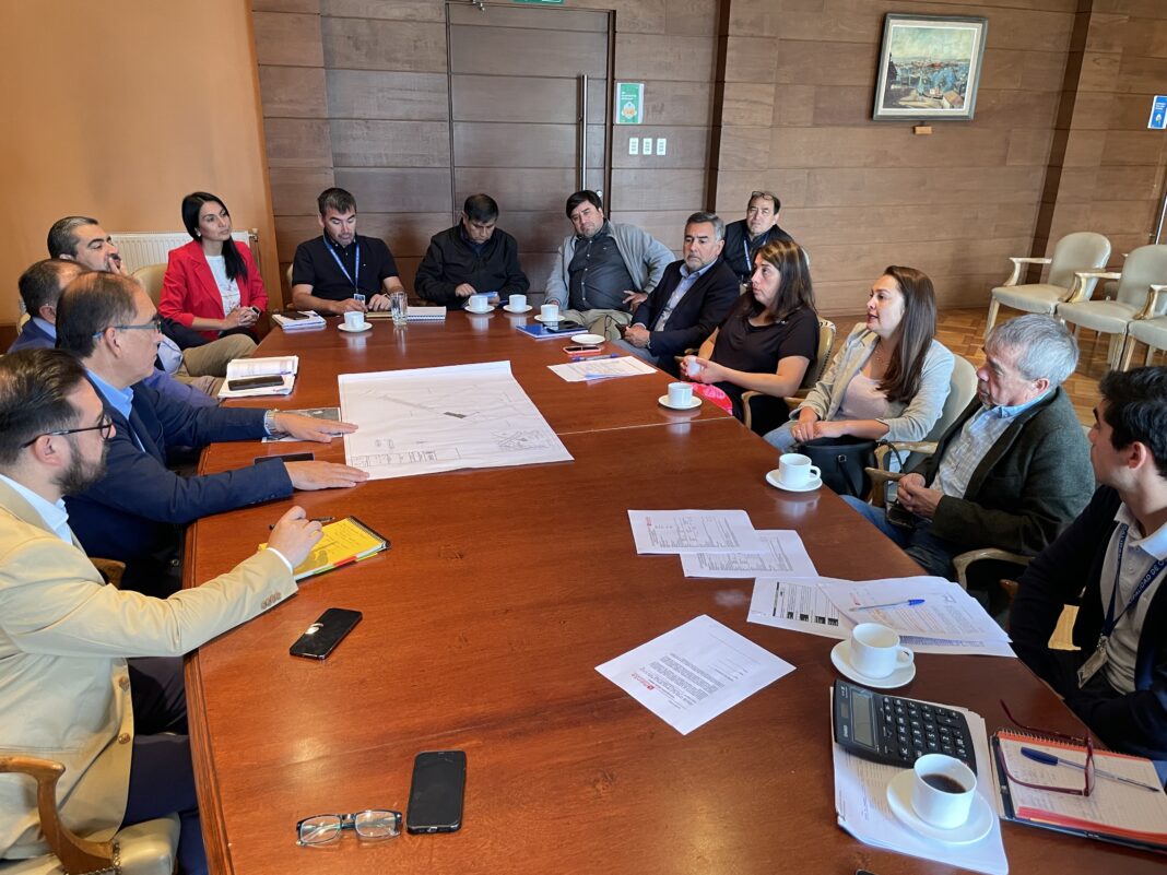 Directivos en reunión 1