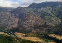 Continúa combate a incendio forestal en la comuna de Palena