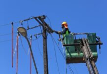 Realizan obras de mantención de redes eléctricas en sector de Rahue Bajo