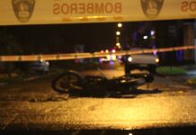 Motorista falleció tras impactar a una camioneta en Rahue Bajo