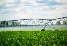 Nuevas tecnologías de sistemas de bombeo y tuberías permiten reducir pérdida de agua en predios agrícolas