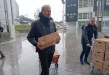 Gobernador entregó 69 cajas de antecedentes por «caso fundaciones» pero fiscal se negó a recibirlas